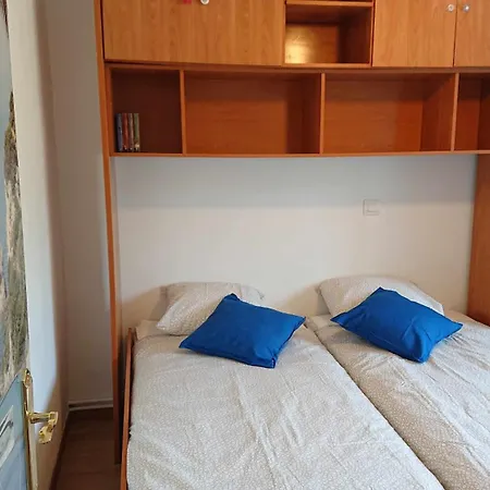 Piso Rio Nervion 15 Minutos Bilbao Apartment Ugao-Miraballes Exterior photo