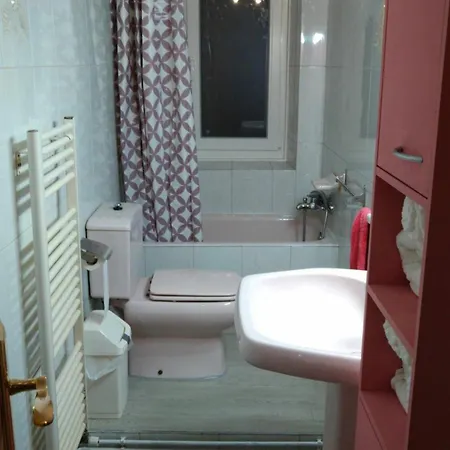 Piso Rio Nervion 15 Minutos Bilbao Apartment Ugao-Miraballes Exterior photo