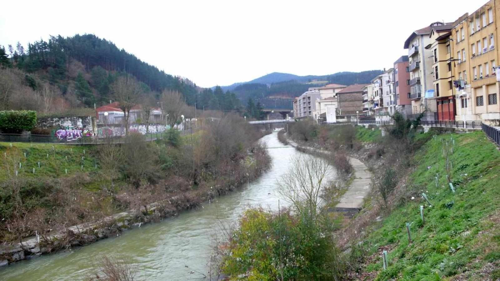 Piso Rio Nervion 15 Minutos Bilbao Apartment